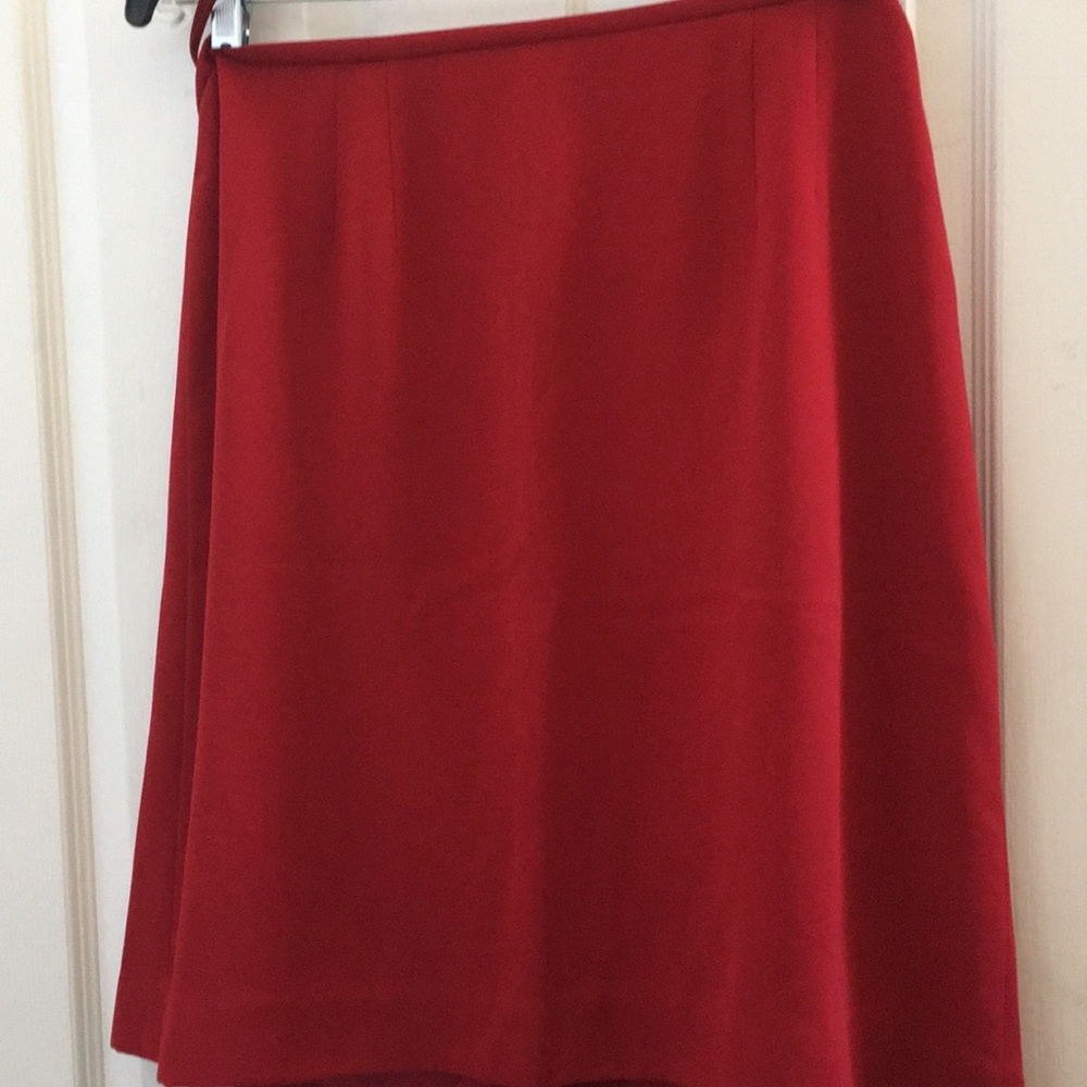 FINAL MARKDOWN Ladies Amanda smith skirt 16